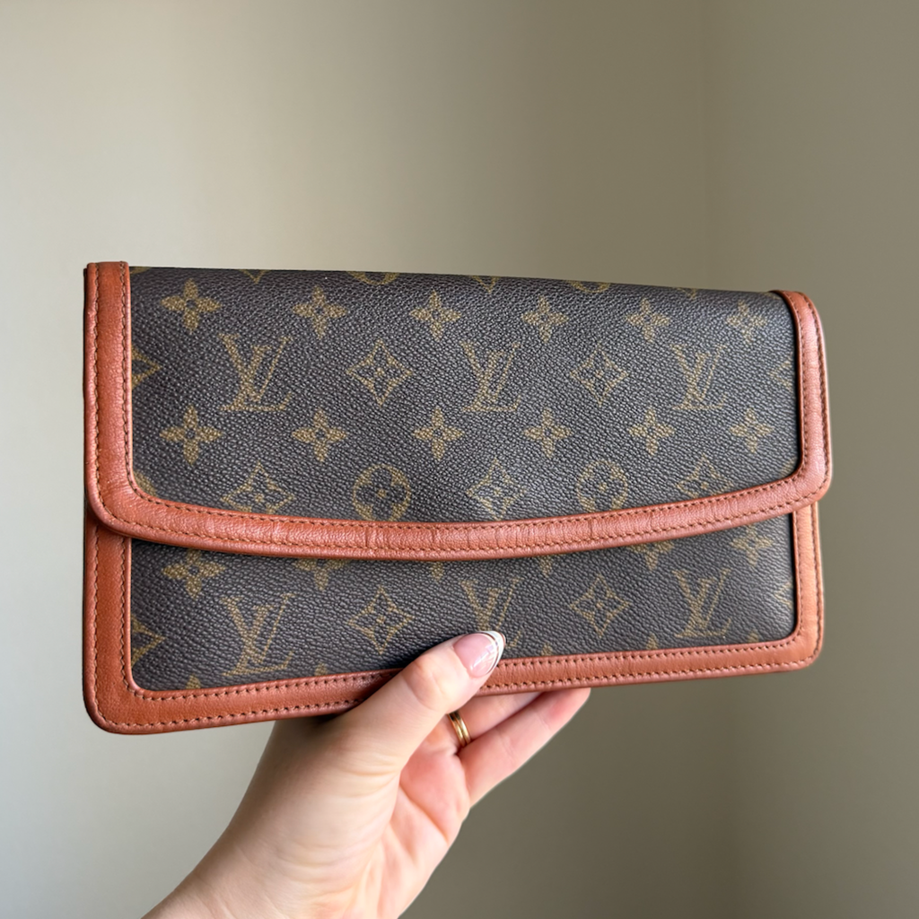 Louis Vuitton Dame PM Clutch