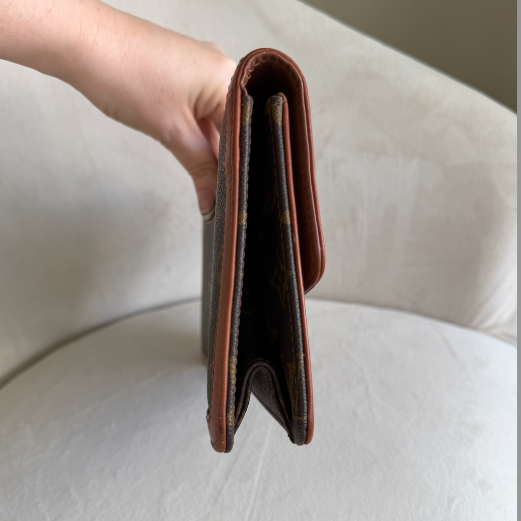 Louis Vuitton Dame PM Clutch