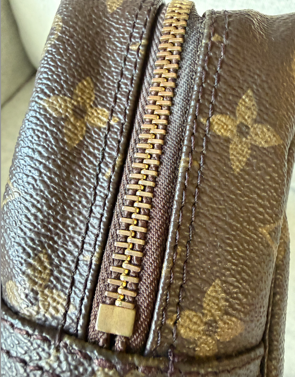 Louis Vuitton Trousse 28
