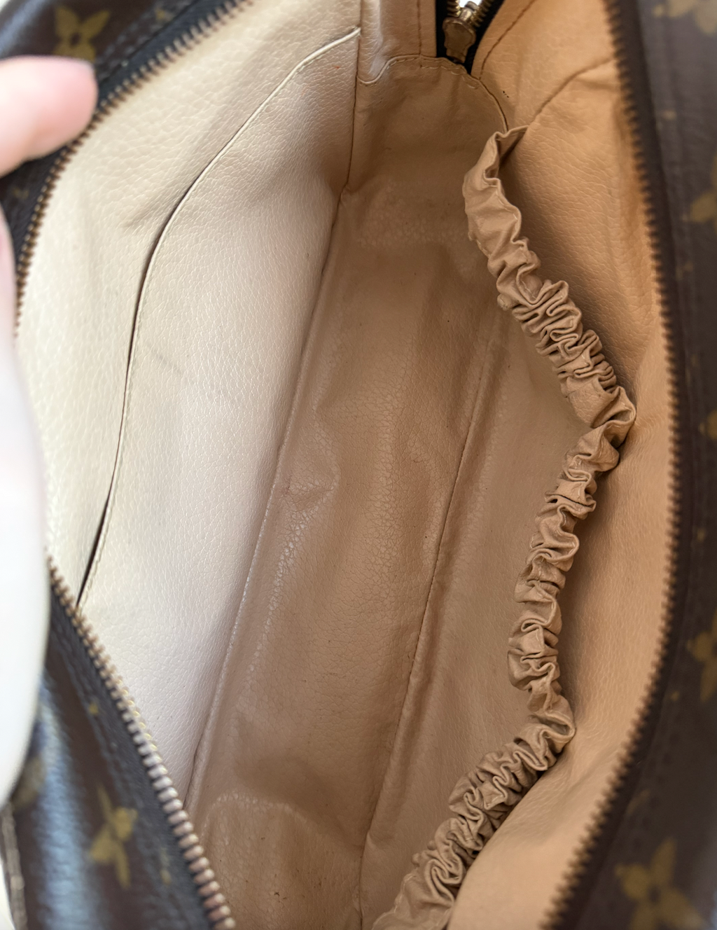 Louis Vuitton Trousse 28