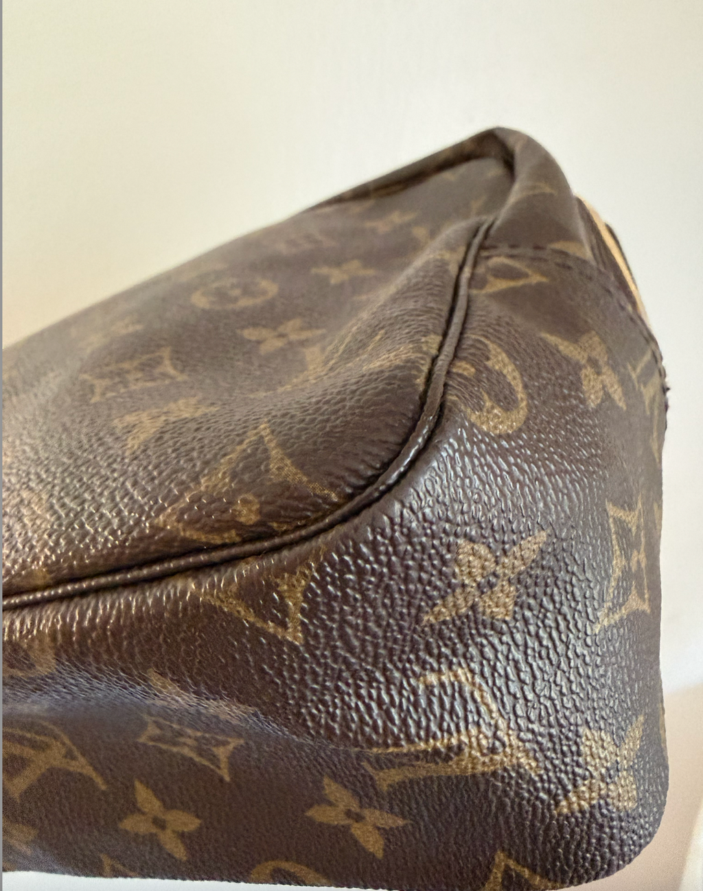 Louis Vuitton Trousse 28