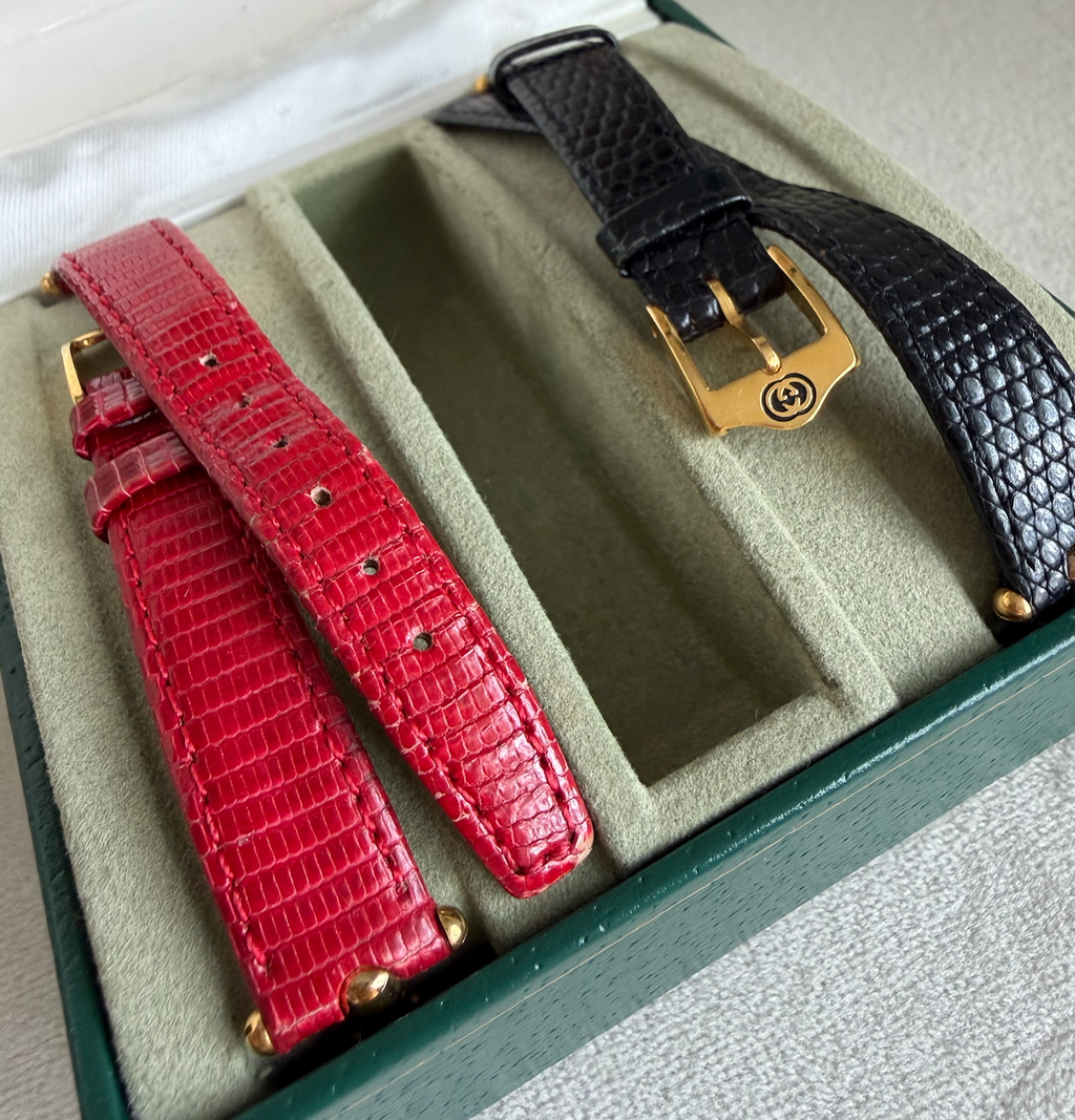 Gucci Change Band Watch 1800L Series