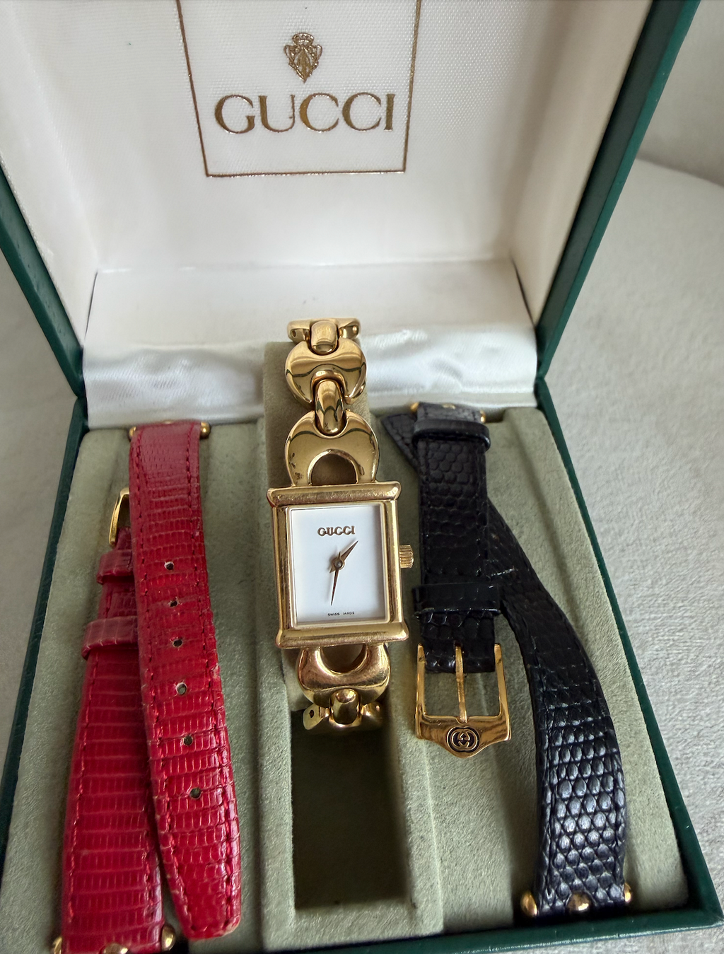 Gucci Change Band Watch 1800L Series