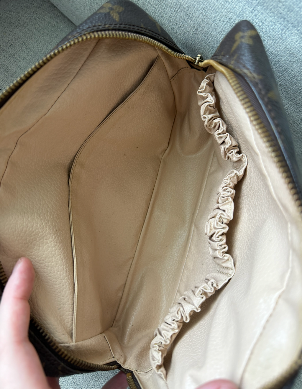 Louis Vuitton Trousse 23