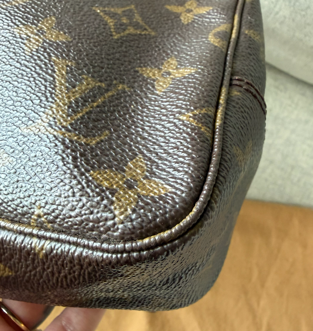 Louis Vuitton Trousse 23