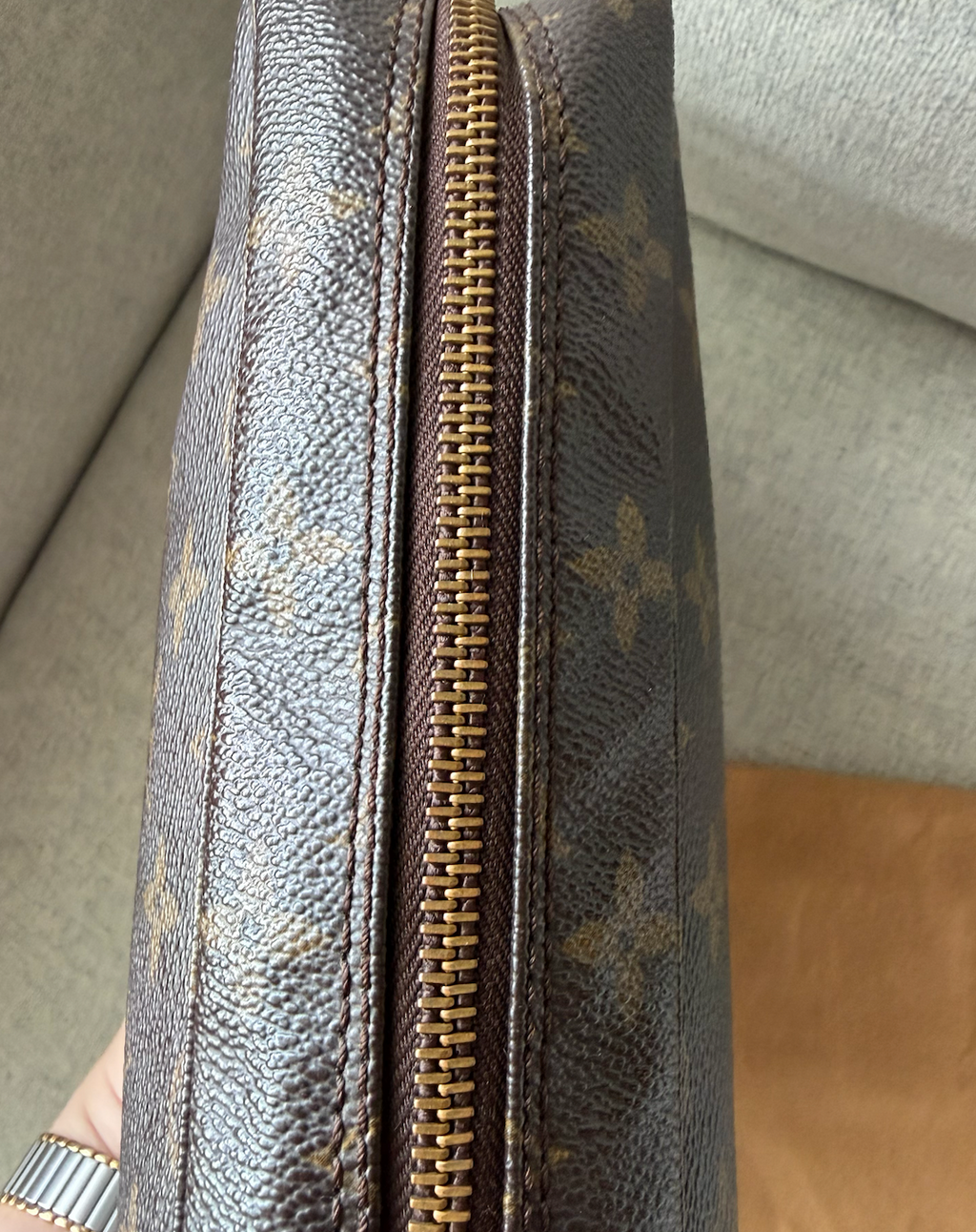 Louis Vuitton Trousse 23