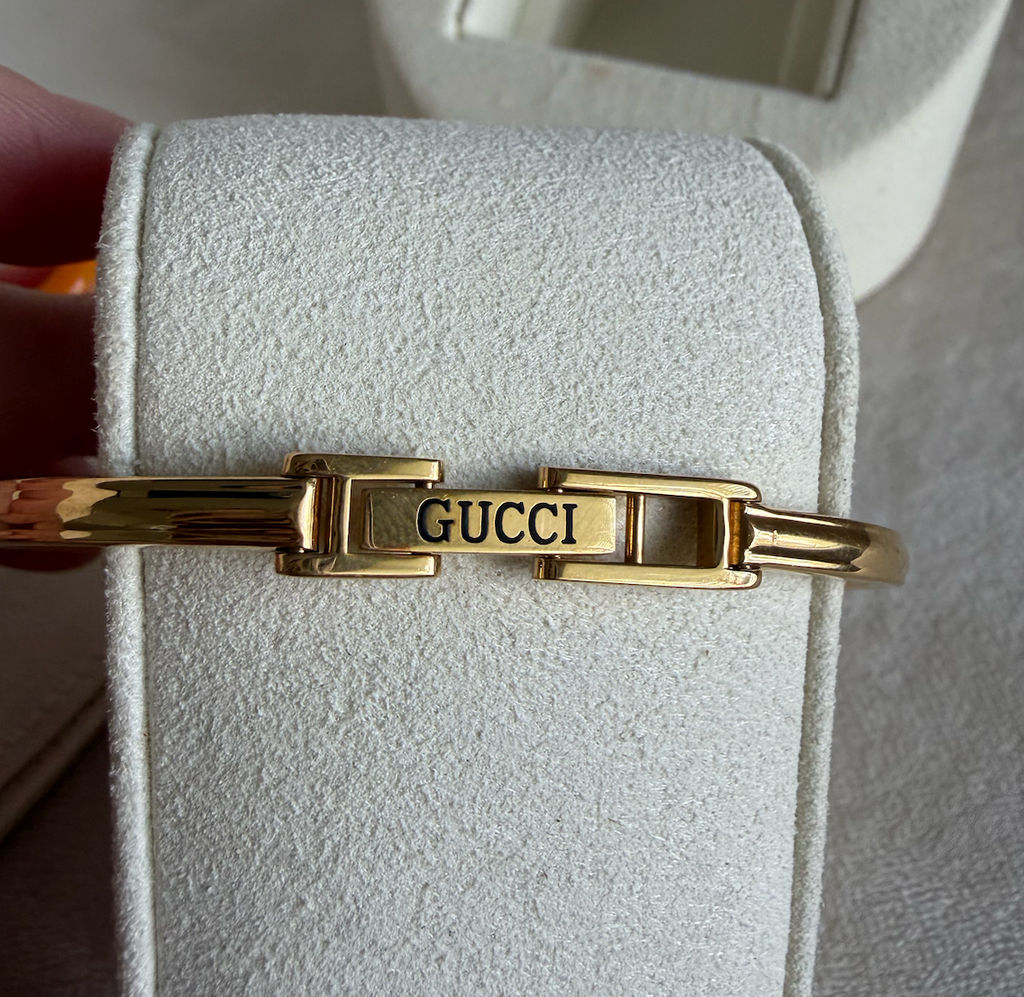 Gucci Change Bezel Watch 11/12.2 Series
