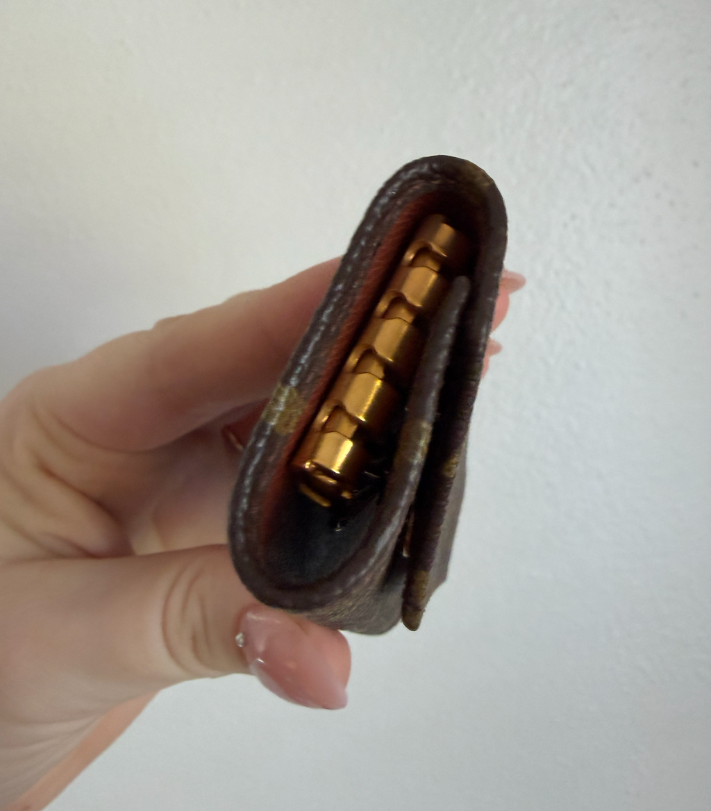 Louis Vuitton Monogram Key Holder (Dustbag/Box included)
