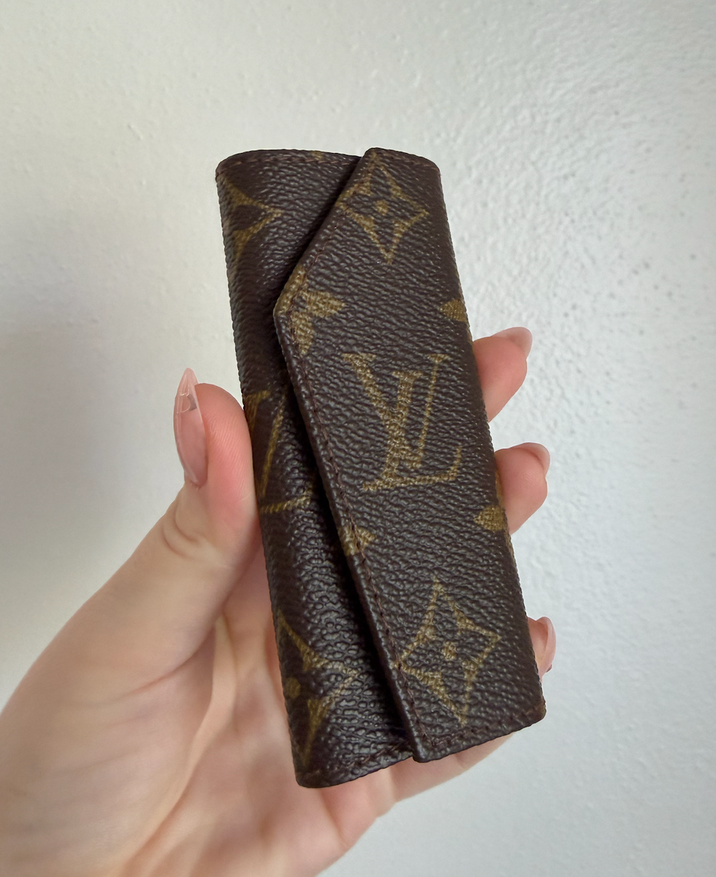 Louis Vuitton Monogram Key Holder (Dustbag/Box included)