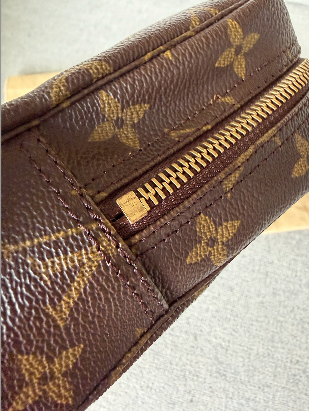 Louis Vuitton Trousse 23
