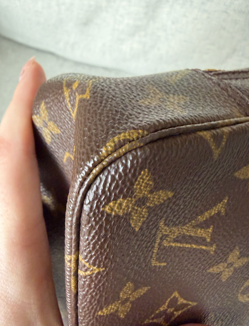 Louis Vuitton Trousse 23