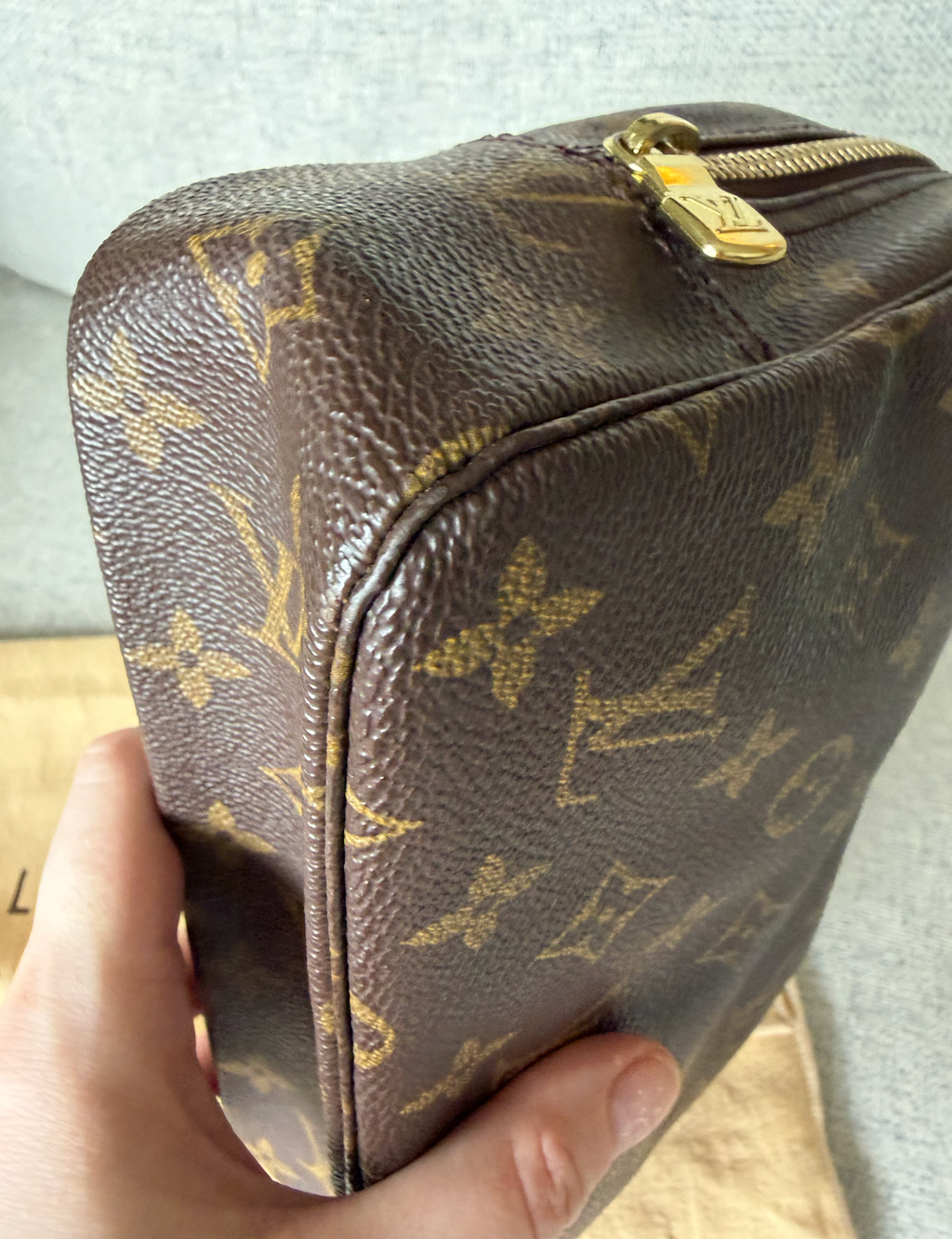 Louis Vuitton Trousse 23