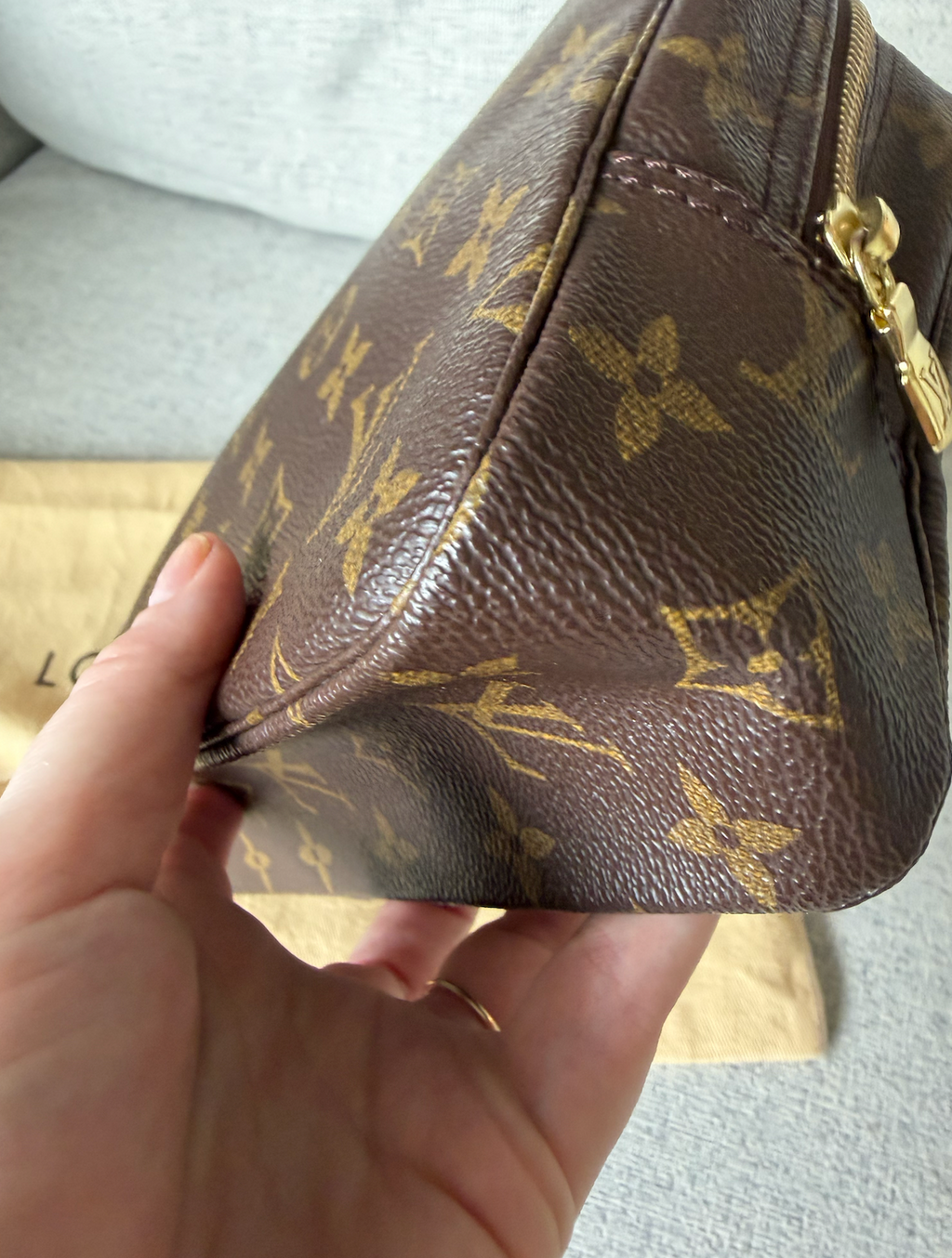 Louis Vuitton Trousse 23