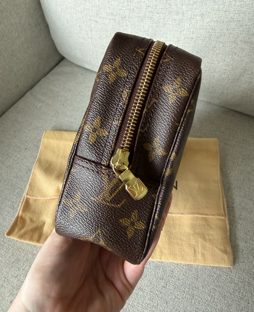 Louis Vuitton Trousse 23