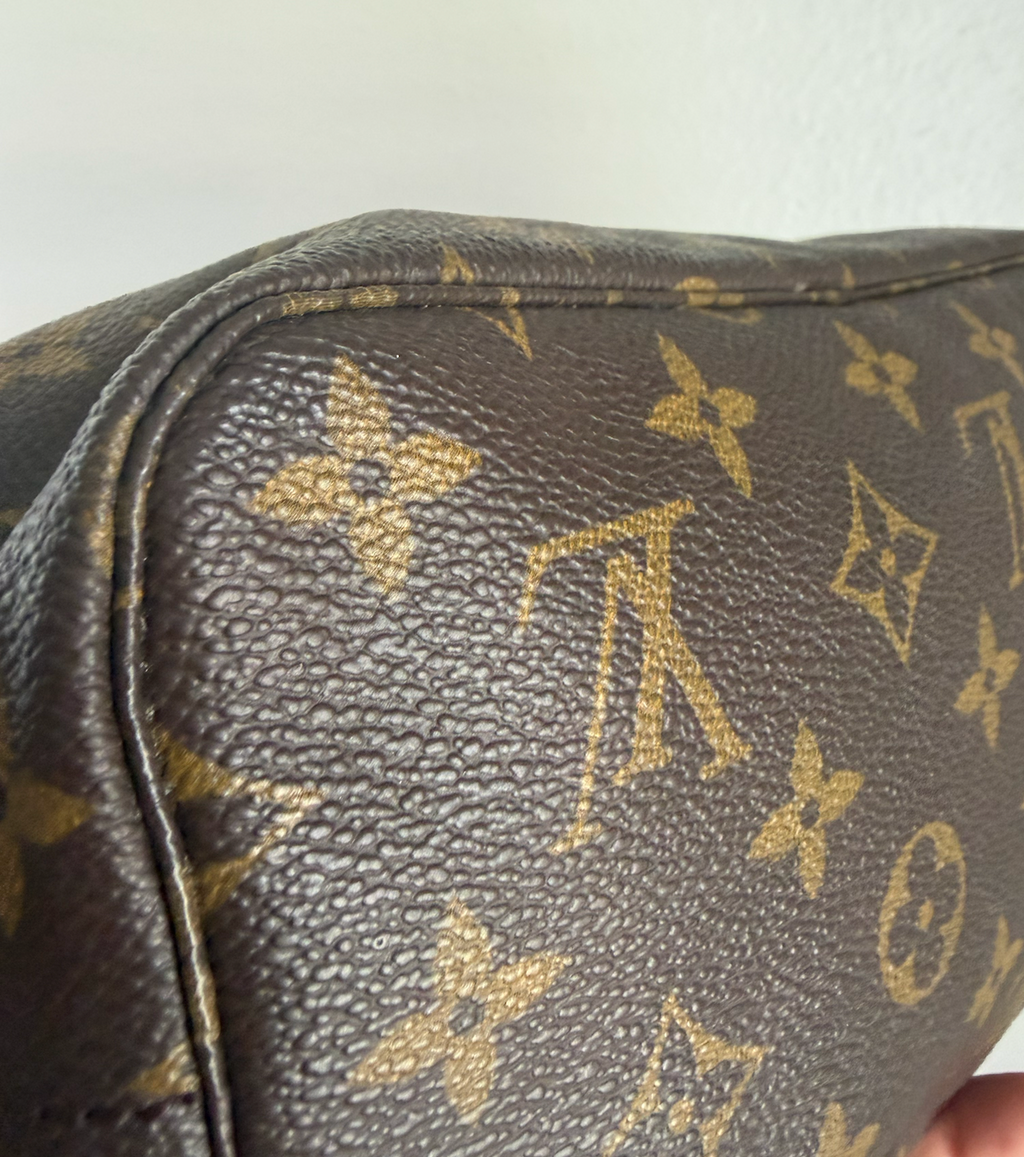 Louis Vuitton Trousse 23