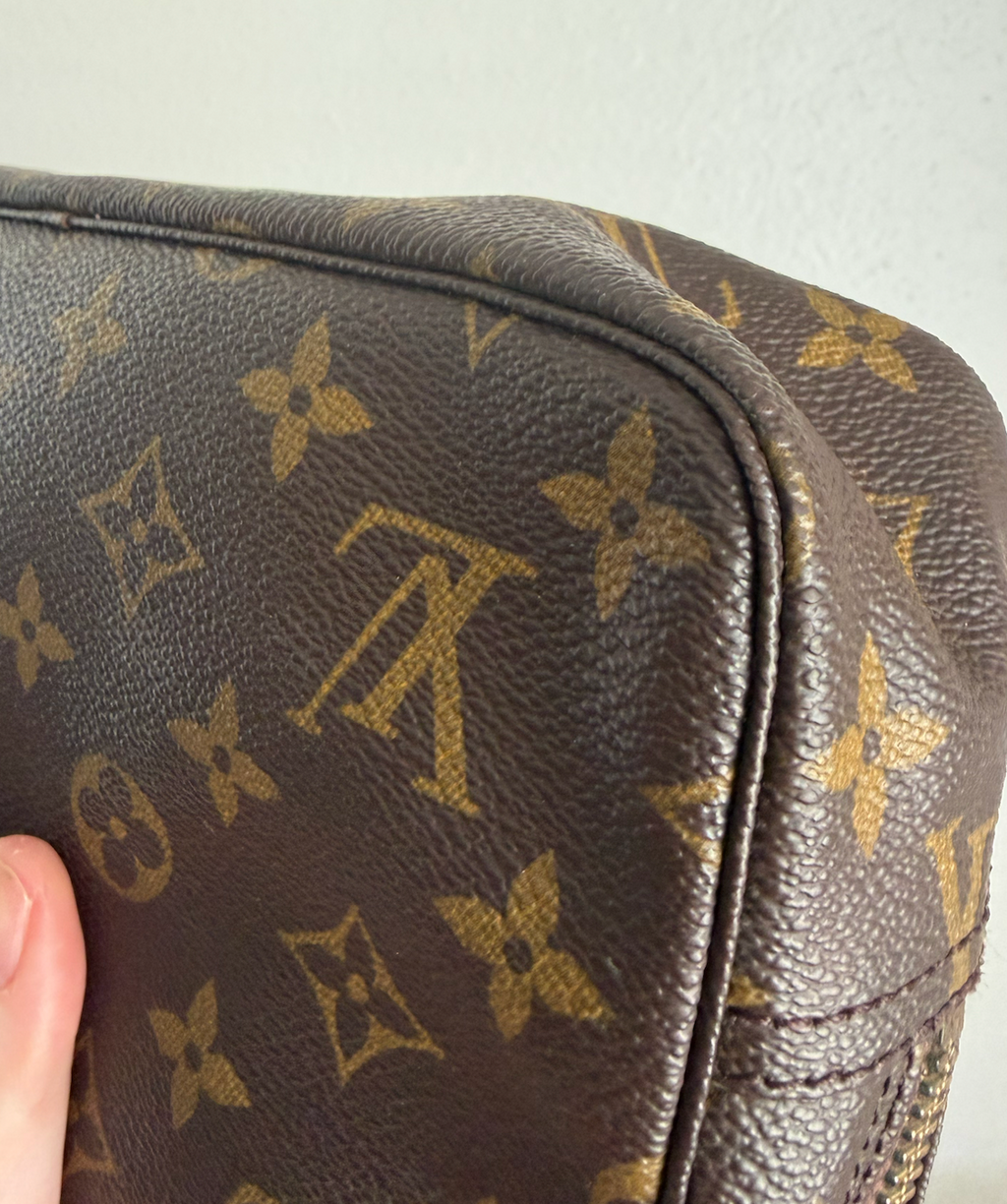 Louis Vuitton Trousse 23
