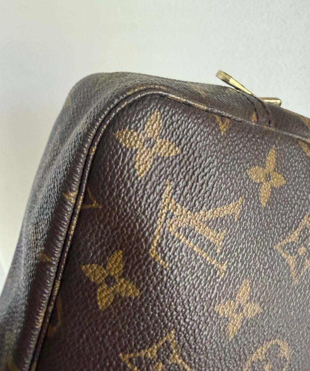 Louis Vuitton Trousse 23