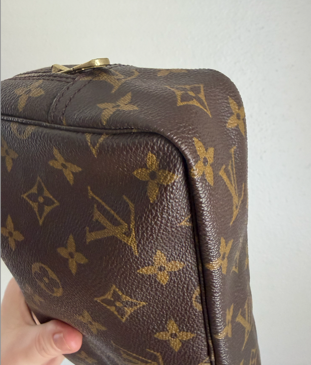 Louis Vuitton Trousse 23