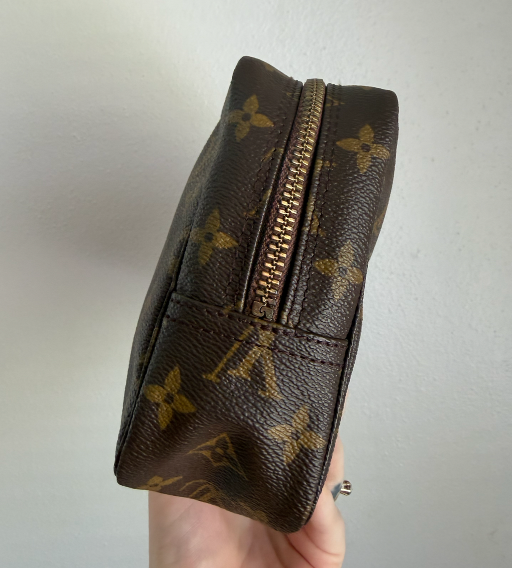 Louis Vuitton Trousse 23