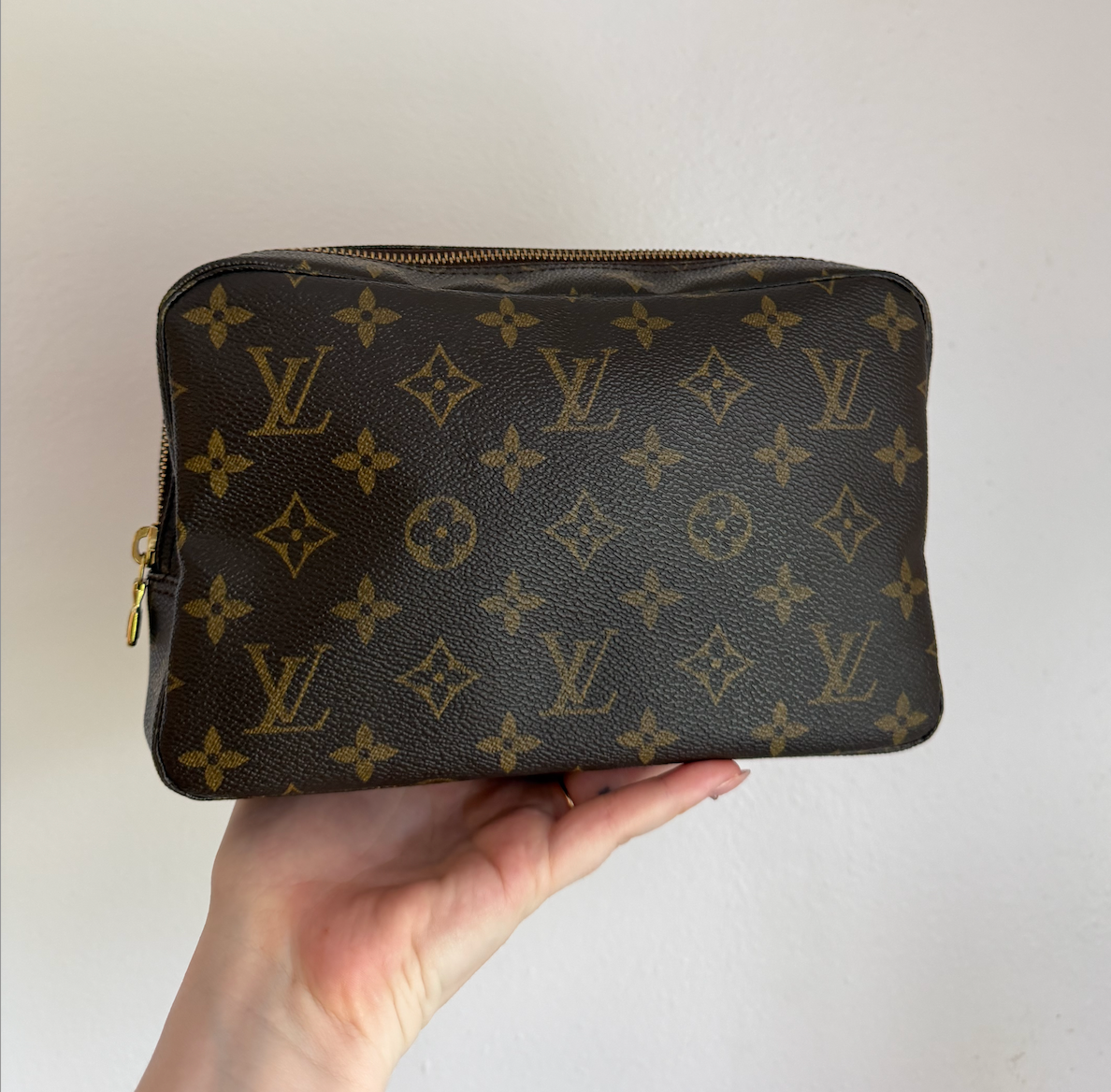 Louis Vuitton Trousse 23